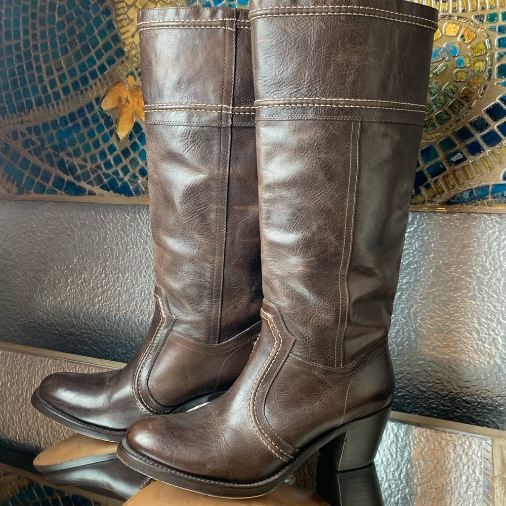 Authentic Frye Jane brown leather boots!